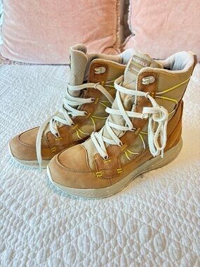 Merrell Tan and Cream Lace-Up Outdoor Boots Women 6.5